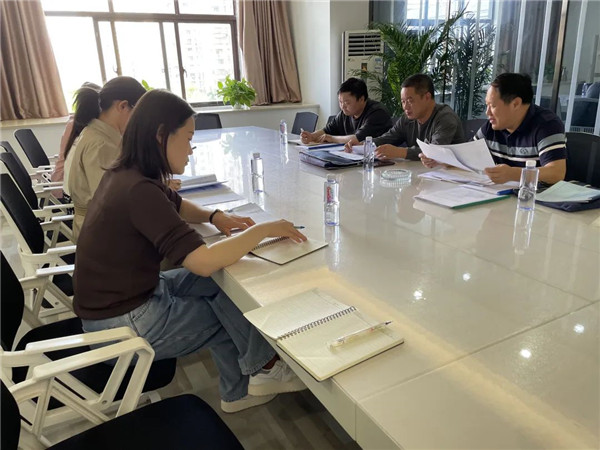 王新龍到古鎮(zhèn)公司調(diào)研指導(dǎo)經(jīng)營業(yè)績考核指標暨工資總額核定工作