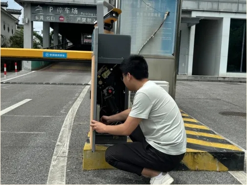 不懼高溫 “熱”力十足！致敬高溫下堅(jiān)守崗位的古鎮(zhèn)工作者（一）